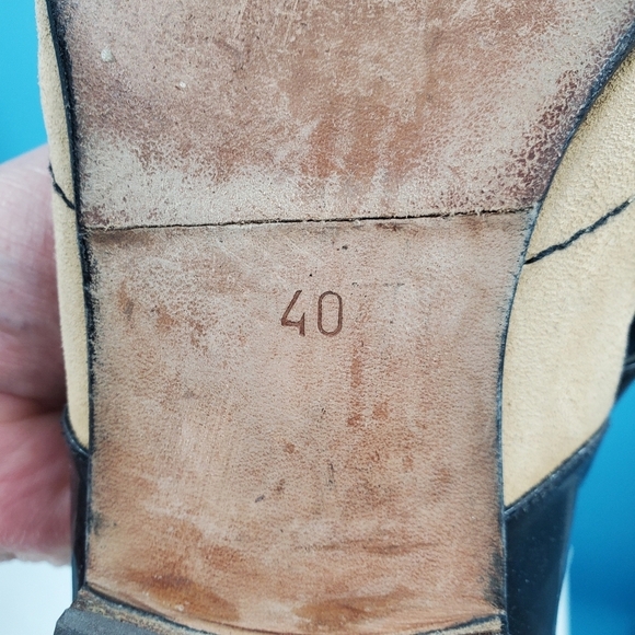 CHANEL tan and black Mary Jane flats 40 - Picture 4 of 16